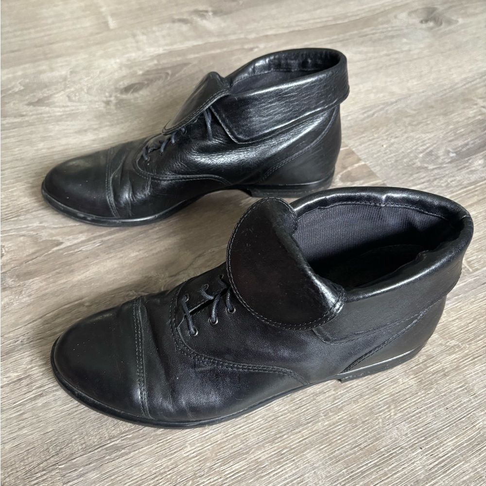 Rare vintage Black Leather Ankle Boots - Picture 2 of 7